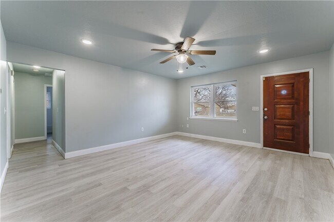 Foto del edificio - 2201 SE 15th St