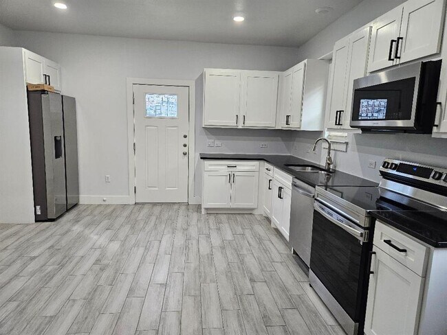 Foto del edificio - 305 Anderson St