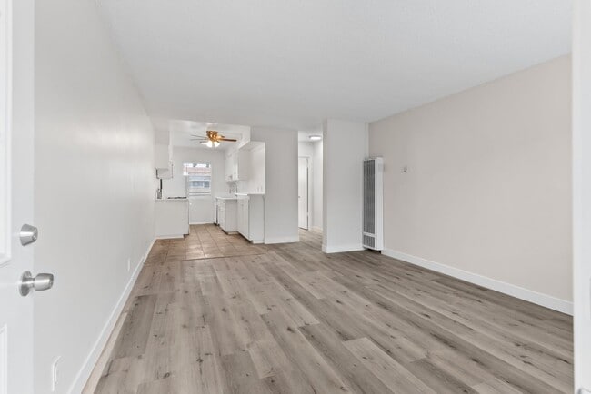 Interior Photo - 1512 E Florida Street