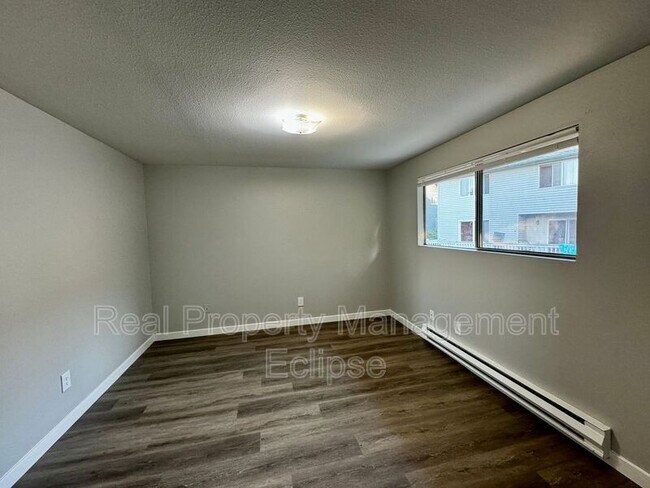 Building Photo - 5811 Glenwood Ave