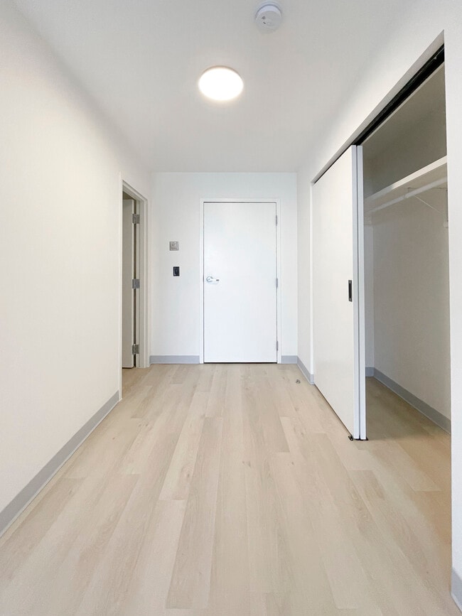 Building Photo - Boulevard Suites