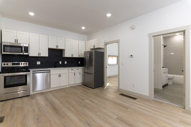 Building Photo - 1124 Holman St