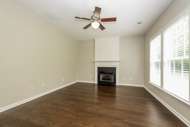 Building Photo - 2214 Cardiff Ln