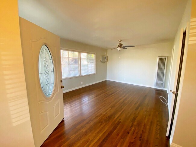 Building Photo - 5734 Kester Ave