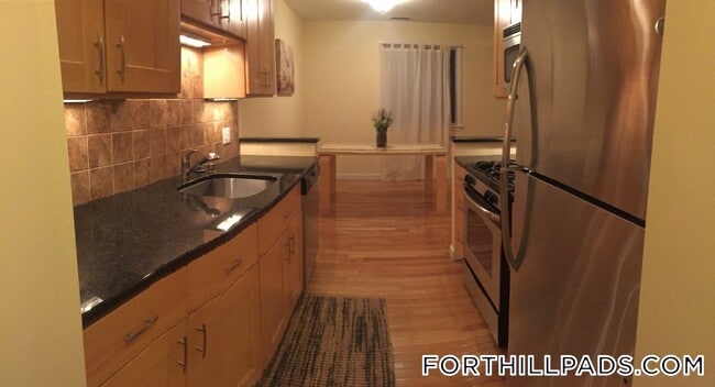 Building Photo - 66 St James St