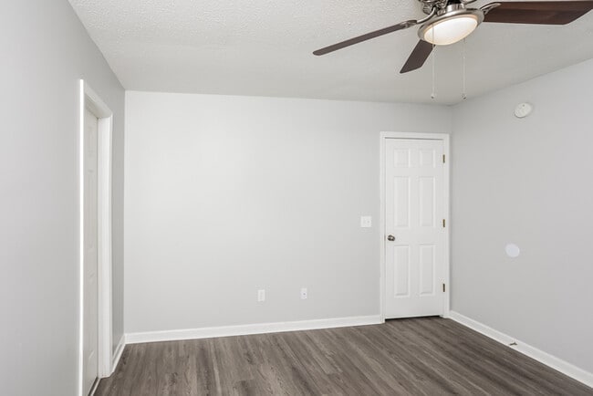 Foto del edificio - 612 Summerhill Dr