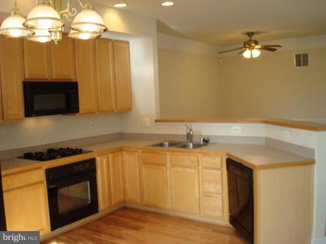 Building Photo - 11445 Fogarty Ct