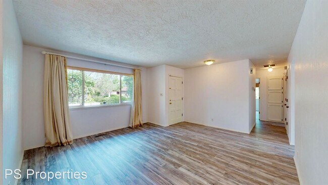 Building Photo - 3 br, 2 bath House - 9716 Lona Lane NE