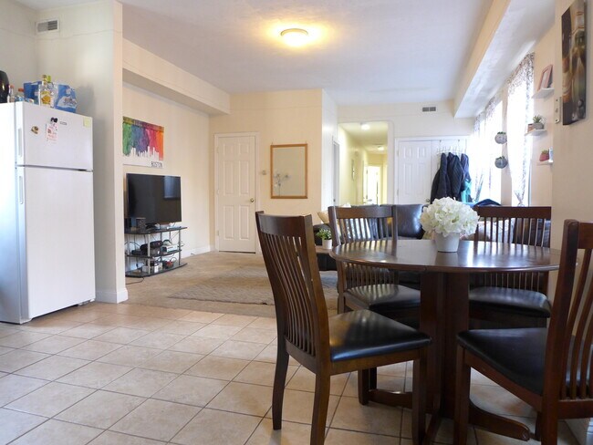 Foto del edificio - 41 Parker Hill Ave