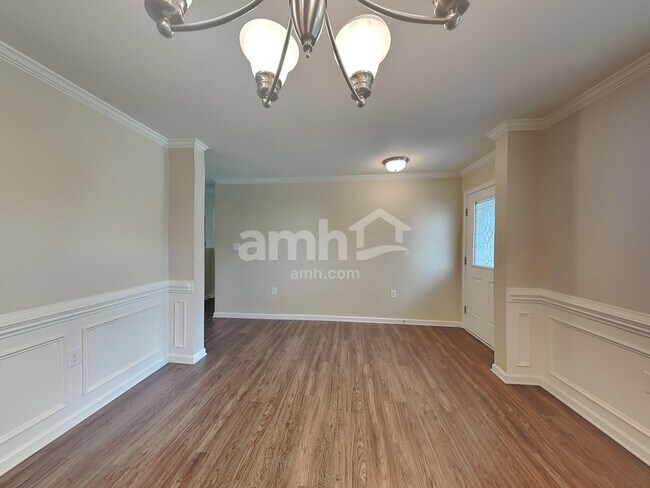 Building Photo - 211 Lindpoint Ln