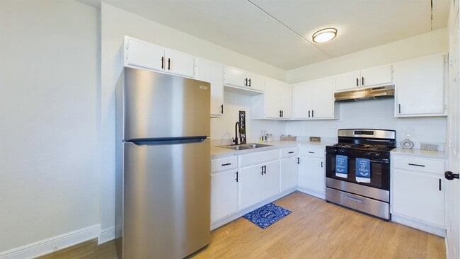 Building Photo - Marina Isle