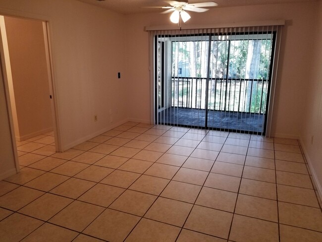 Building Photo - 2 bedroom 2 bath