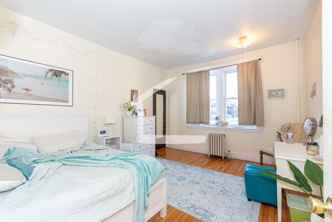 Photo - NO FEE***IF YOU HASE 6 PEOPLE COME SEE THIS ASAP  , IT WILL BE GONE IN A BLINK  !! House