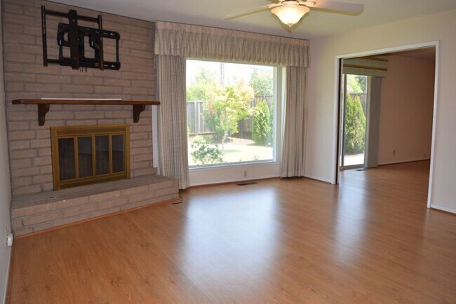 Building Photo - 3715 Lynwood Way
