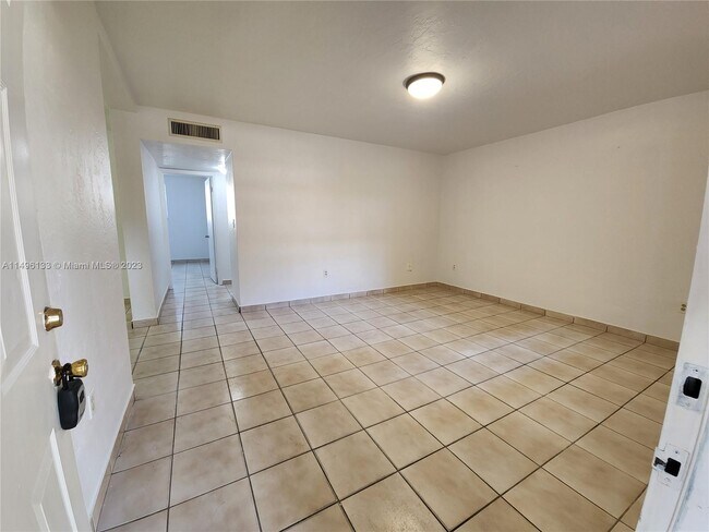 Foto del edificio - 4655 W Palm Ct