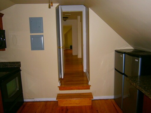 Building Photo - 12 S Rockburn St