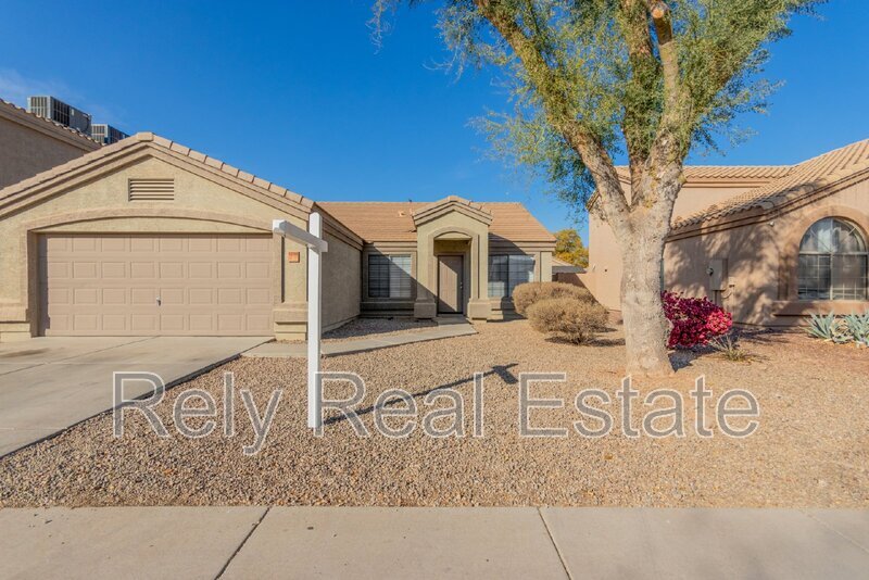 Foto principal - 12738 W Calavar Rd