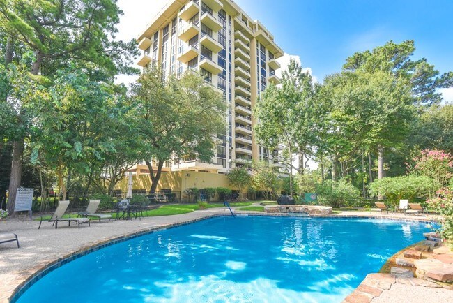 Building Photo - 14655 Champion Forest Dr