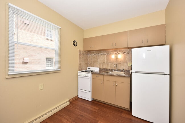 Building Photo - 3911 N 76th St