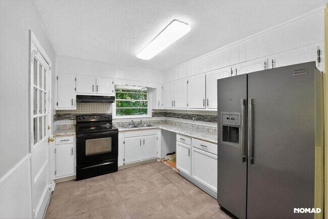 Foto del edificio - 704 Valleyview Dr