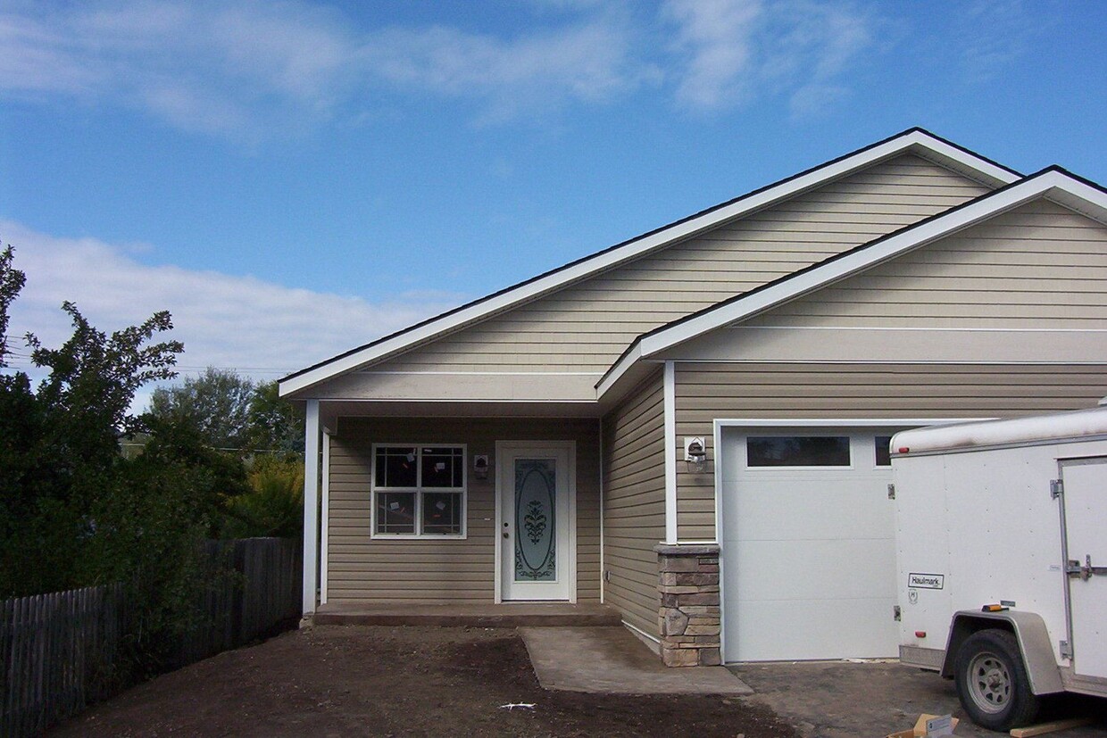 Primary Photo - 3 br, 2 bath House - 1304 5th Ave W