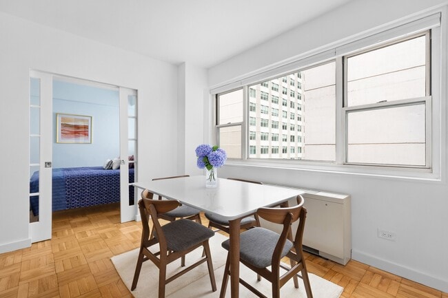 Building Photo - 100 W 57th St