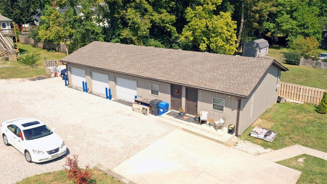 Building Photo - 314 N 2nd St