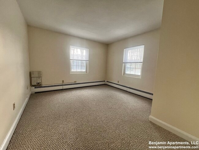 Building Photo - 11 Brattle Dr