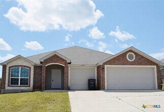 Building Photo - 6702 Keechi Valley Dr