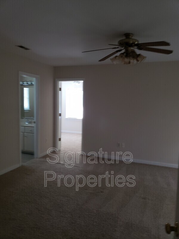 Building Photo - 9234 Fair Hill Ct