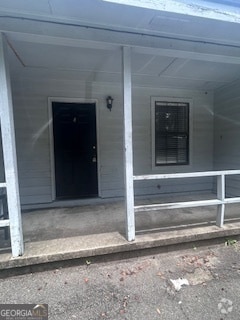 Building Photo - 421 W King Ave