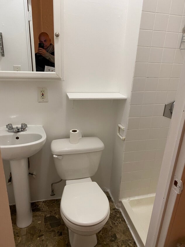 Building Photo - 31 Downing St