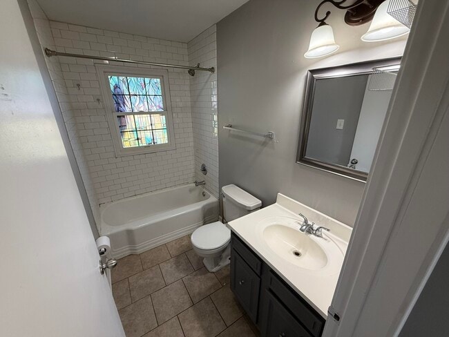 Building Photo - 2023 Clays Mill Rd