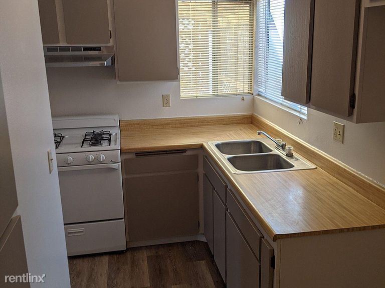 Foto principal - 2 br, 1 bath House - 325 Marian Way