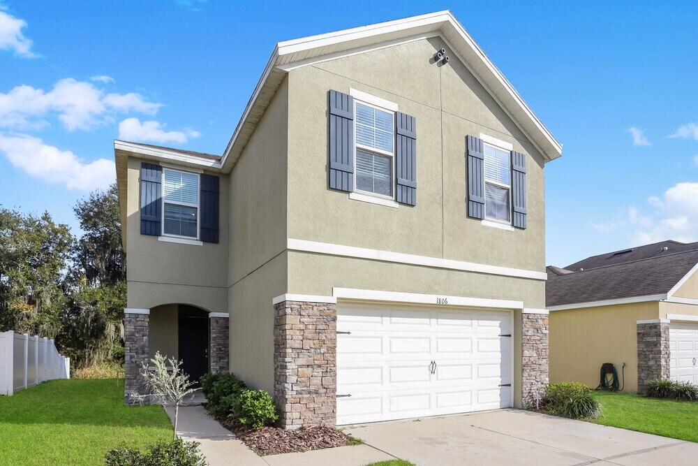 Foto principal - 1806 Greenwood Valley Dr