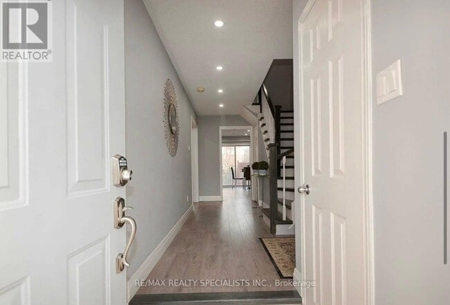 Building Photo - 2207 Ridge Landing