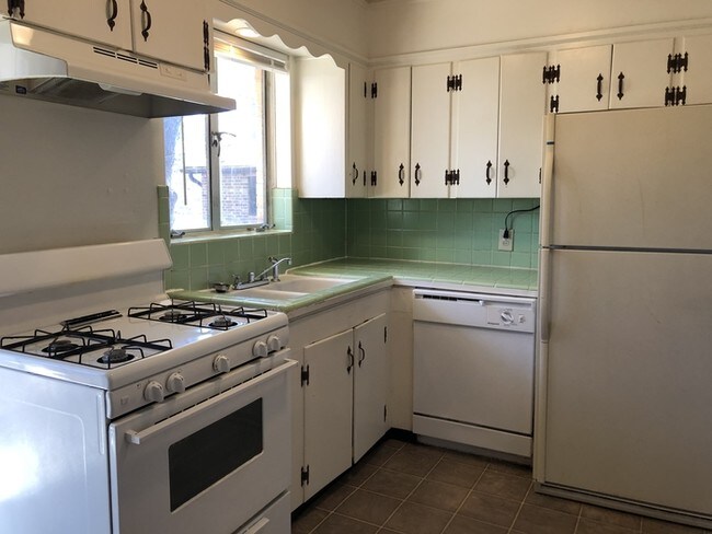 Building Photo - 13 Bellemeade Dr