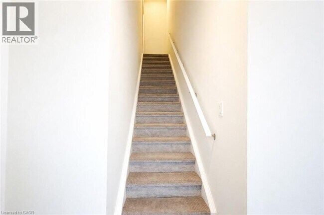 Building Photo - 600 Victoria St S