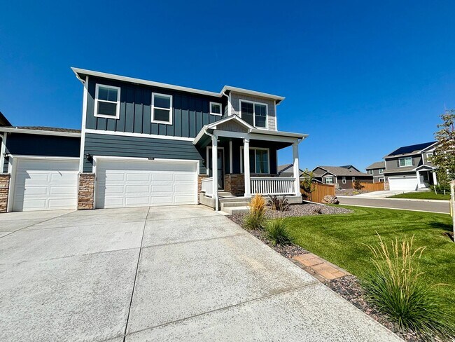 Foto del edificio - Beautiful Upgrades on 4-Bed 3-Bath Newer Home in Wellington