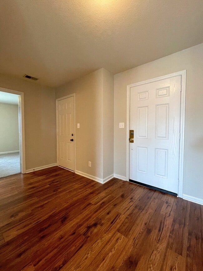 Foto del edificio - 3412 Castlecreek Dr SW