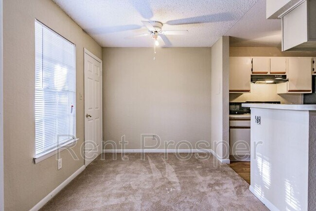 Foto del edificio - 4355 Perkinshire Ln