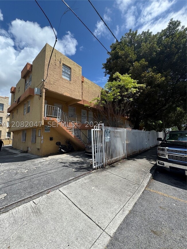 Building Photo - 515 SW 3rd St