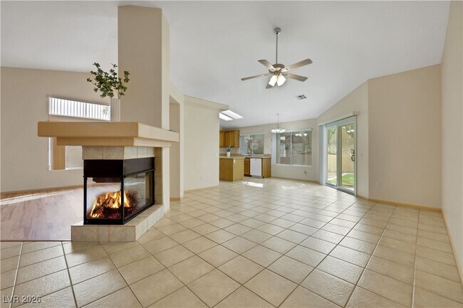 Foto del edificio - 1789 Castro Hill Ave