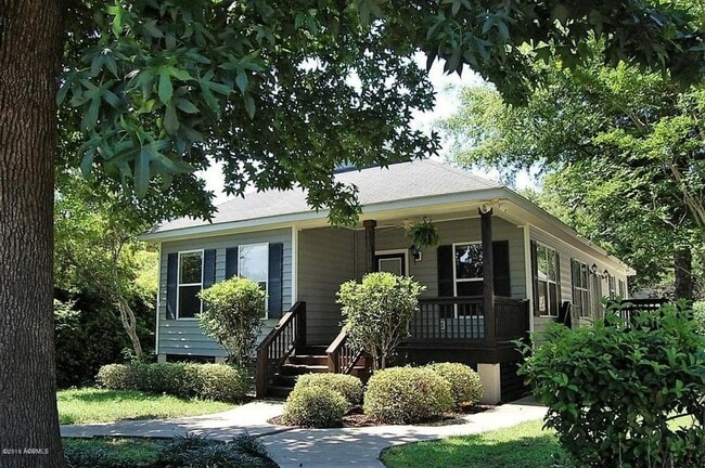 Building Photo - 8 Lagaree Ct