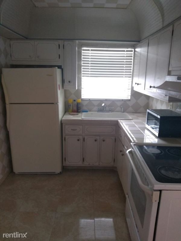 Foto del edificio - 1 br, 1 bath Condo - 2238 MONROE ST