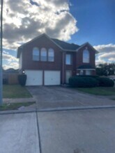 Building Photo - 2219 Beacon Light Ln