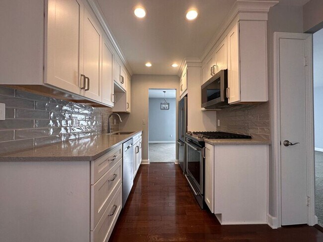 Foto del edificio - 1024 Willow Grove Ct