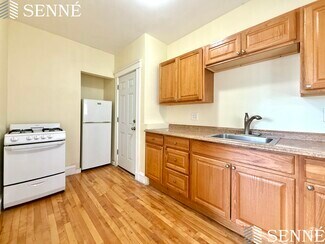 Building Photo - 5 Sherborn Ct