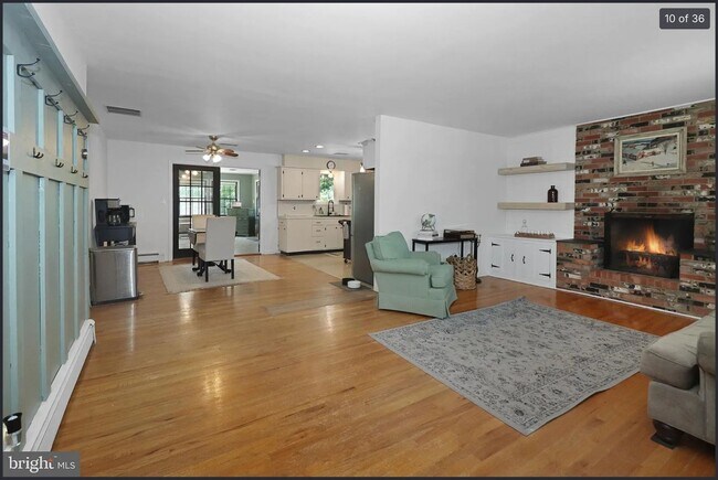 Foto del edificio - 163 Hickory Corner Rd