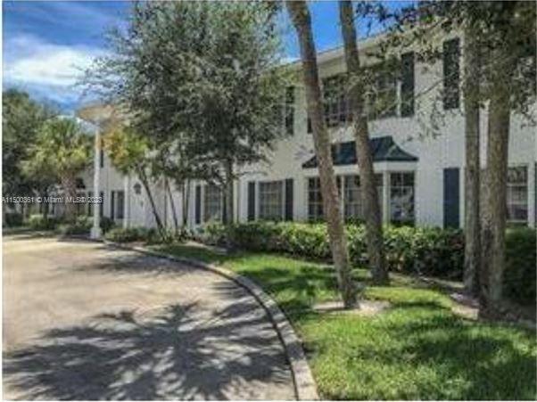 Foto principal - 2251 NE 66th St